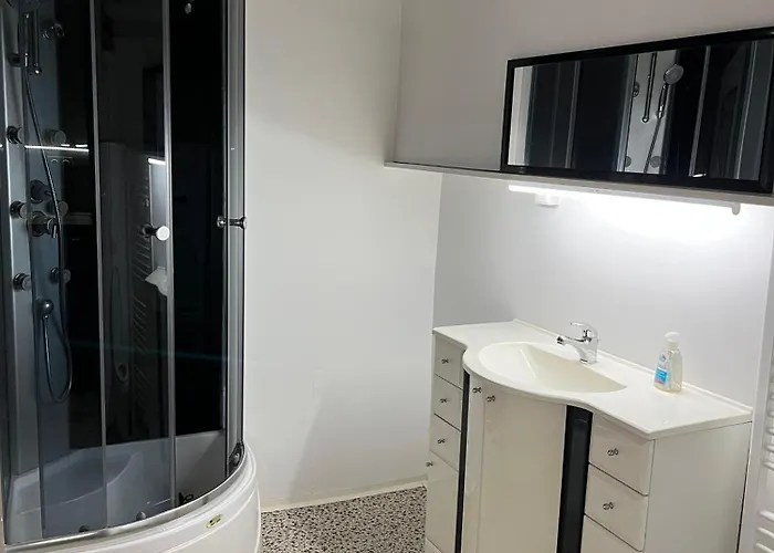 Loft 70 M2 Homestay Prerov